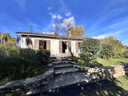 jolie maison en pierre avec grand terrain