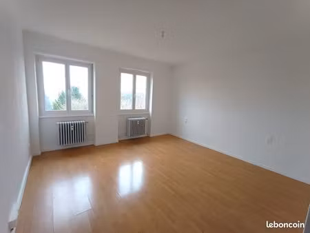 lumineux 3 pcs  deux chambres  66m²  garage  balcons