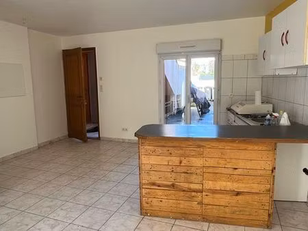 t2 a louer avec jardin