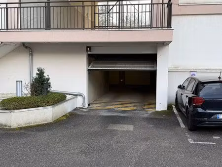 garage 17 parc des raisses