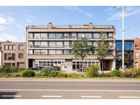 lichtrijk appartement met twee terrassen en garage-optie ...