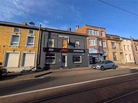 maison de commerce avec terrasse  jardin et grenier aménagea