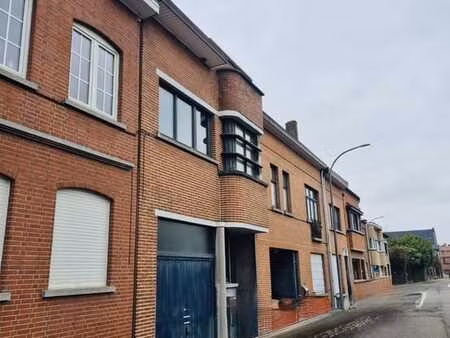 charmante woning met 3 slaapkamers  garage en grote zolder