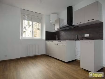 location appartement 2 pièces à saint-hilaire-du-harcouët (50600) : à louer 2 pièces / 41m