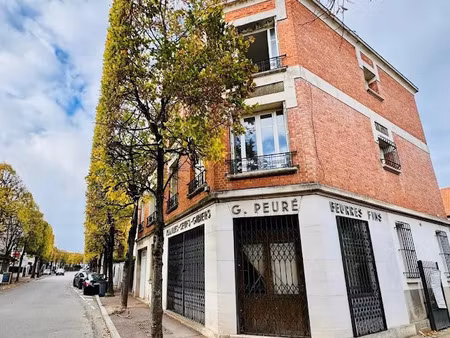 vente locaux professionnels 83 m² à saint-cloud (92210)  220 000 €