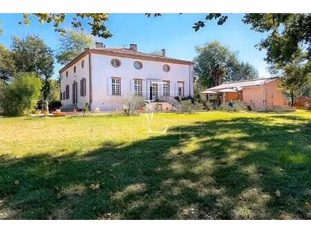 montauban maison de maître renovee avec dependances en lisiere d
