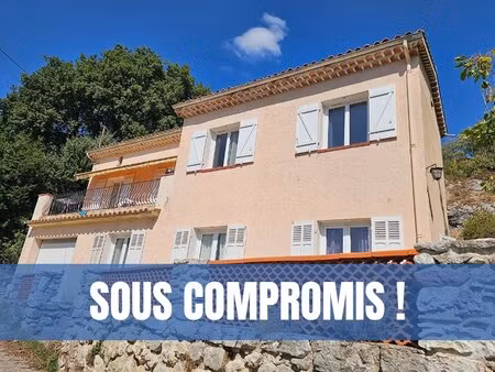 maison familiale au calme à pied du village !