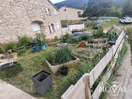 seranon - appartement avec jardin