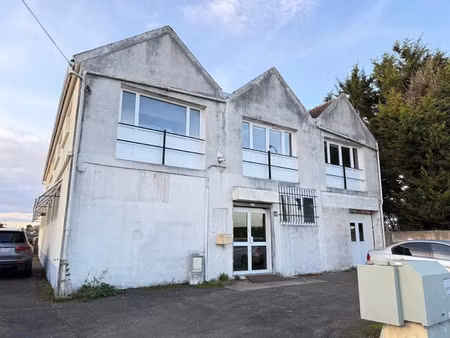 vente locaux professionnels 521 m² à le mesnil-saint-denis (78320)  490 000 €