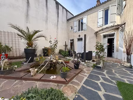 vente immeuble 8 pièces 204 m² à saujon (17600)  296 000 €