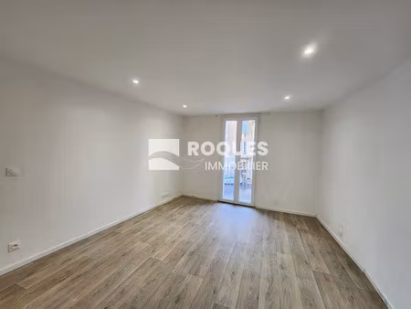 location appartement 2 pièces 38 m² à lodeve (34700)  390 €