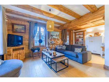 rare à la vente : le charme d'un appartement dans un chalet à
