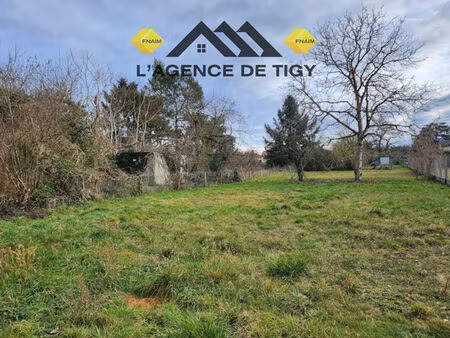 terrain constructible de 781m² dans centre bourg