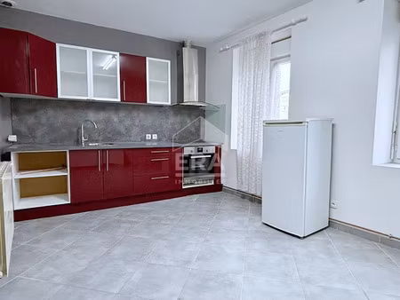 location appartement 2 pièces 41.68 m² à la rochelle (17000)  758 €
