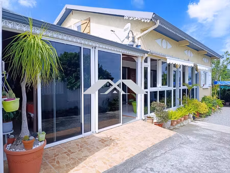 spacieuse maison f7 au ruisseau à la rivière proche écoles