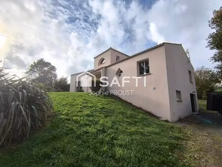 maison 5 chambres dans le bourg du girouard