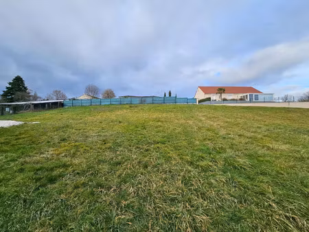 vente terrain 1251 m² charmeil (03110)