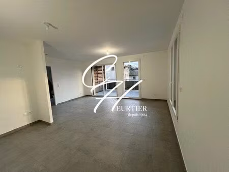 location appartement 2 pièces 46 m² à saint-étienne-de-saint-geoirs (38590)