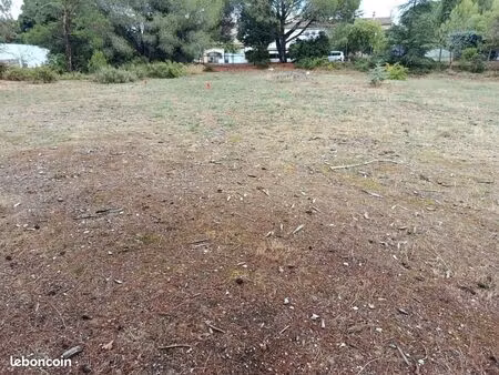 terrain 450 m² charleval