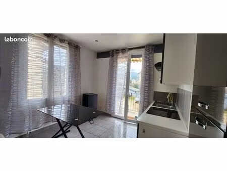 joli t2 dans villa à 2 pas du parc de buisson rond