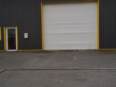 loue batiment avec bureaux