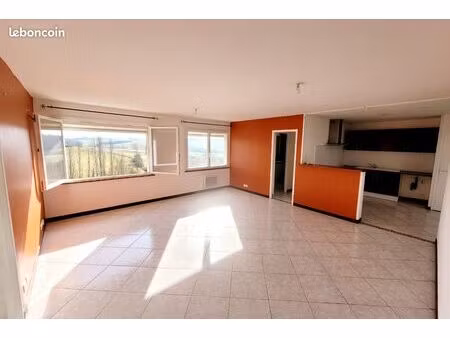 location t4 100m2 vue pyrénées  calme et lumineux