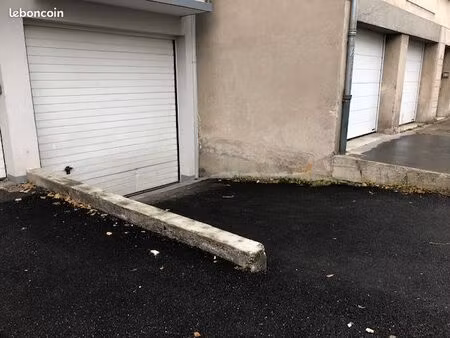 local d'activite et de stockage 300 m2 en sous sol artem/blandan nancy