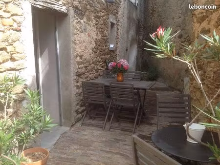 location 2 pièces style loft village historique de gassin