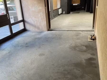 local commercial sallanches