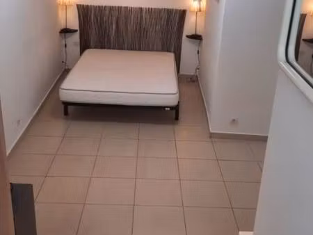 studio meublé cuges les pins