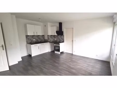 location appartement 1 pièce 40 m² à thorigny-sur-marne (77400)  874 €