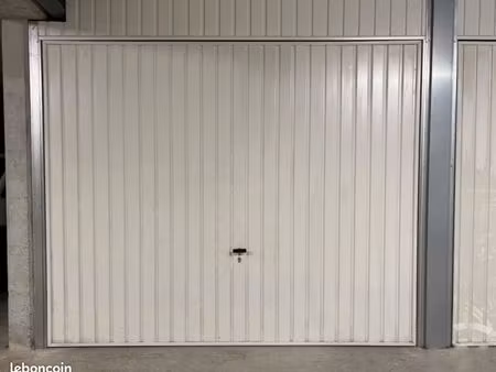 garage / box ferme 11 5m2 en sous-sol sécurisé vieille chapelle / lapin blanc bd des amis