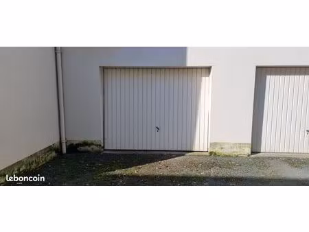 garage -box a louer saintes