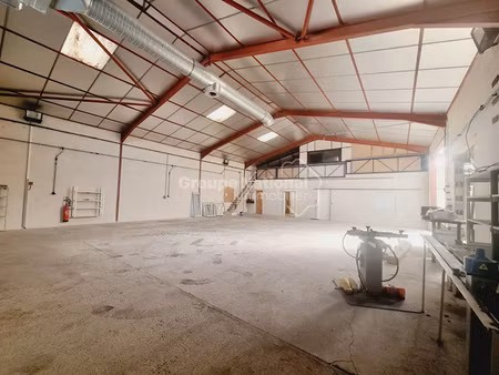 location locaux professionnels 520 m² à carpentras (84200)  2 800 €