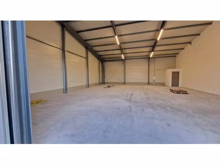 location locaux professionnels 1 pièce 200 m² à rognac (13340)  2 000 €