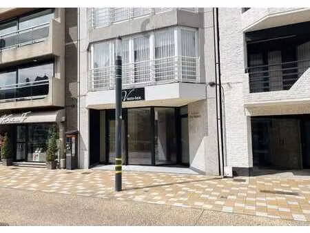 propriété commerciale à vendere près de la plage et le he...