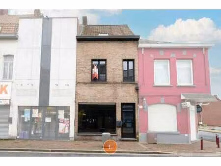 centraal gelegen handelspand voor gemengd gebruik met uit...