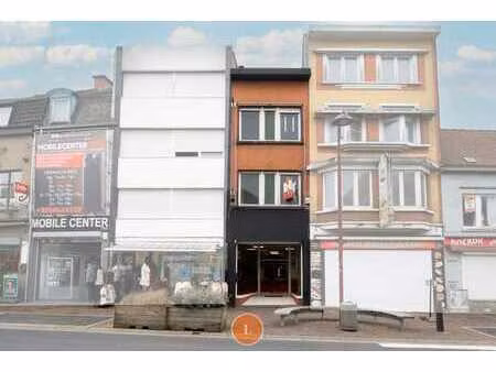 centraal gelegen handelspand voor gemengd gebruik