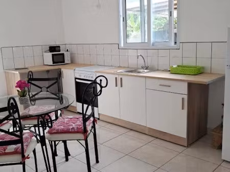 location meublée maison 3 pièces 43 m² à les abymes (97139)  750 €