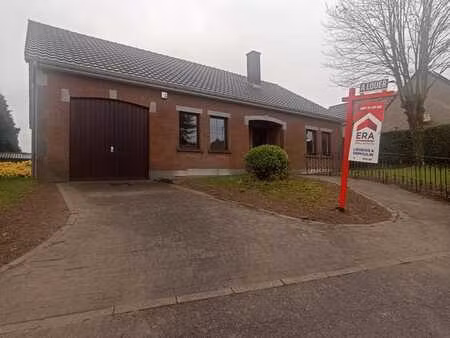 maison de plain-pied 2 chambres à coucher + garage