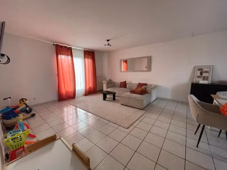 location maison 5 pièces 114 m² à lardy (91510)  1 480 €