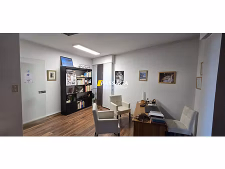 location locaux professionnels 3 pièces 60.6 m² à rodez (12000)  880 €