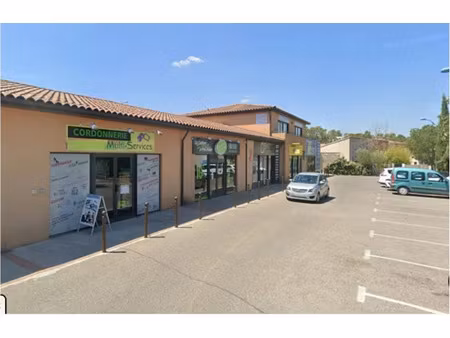 location locaux professionnels 96 m² à rocbaron (83136)  1 800 €