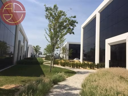 location locaux professionnels 123 m² à labège (31670)  1 384 €