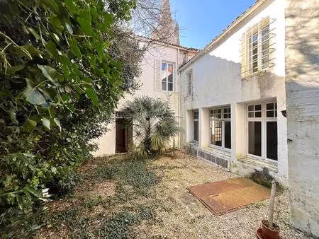 demeure de prestige au coeur de marennes