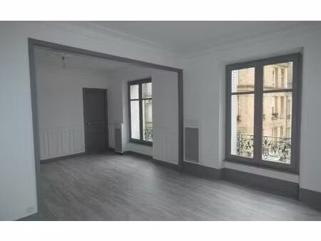 location appartement  m² t-2 à château-thierry  778 €