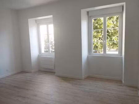 location appartement 3 pièces à cossé-le-vivien (53230) : à louer 3 pièces / 65m² cossé-le