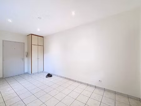 hyper centre - studio