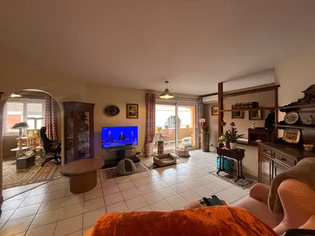 situé au coeur du centre ville de villeneuve sur lot  appartement de type 3 de 73 m² avec 