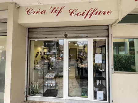 salon de coiffure de 25 m2 au pin rolland quartier prisé